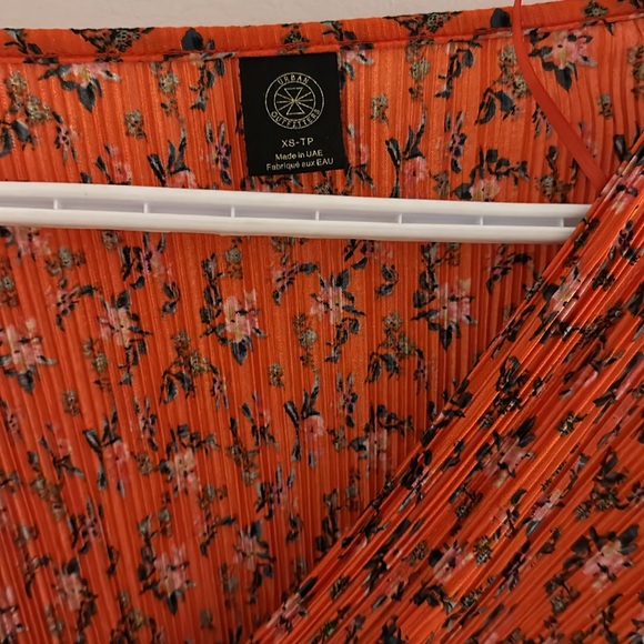 URBAN OUTFITTERS floral top - Picture 3 of 3